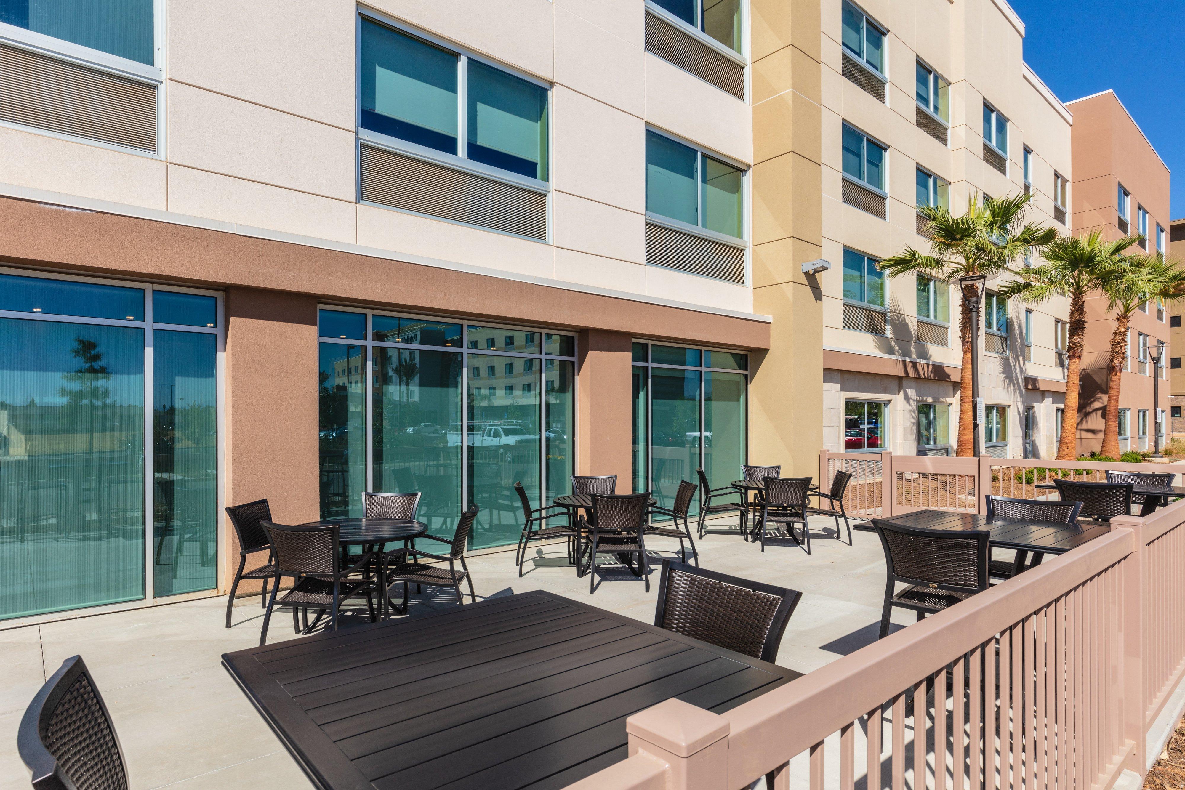 Holiday Inn Express & Suites - Moreno Valley - Riverside, An Ihg Hotel Exterior foto