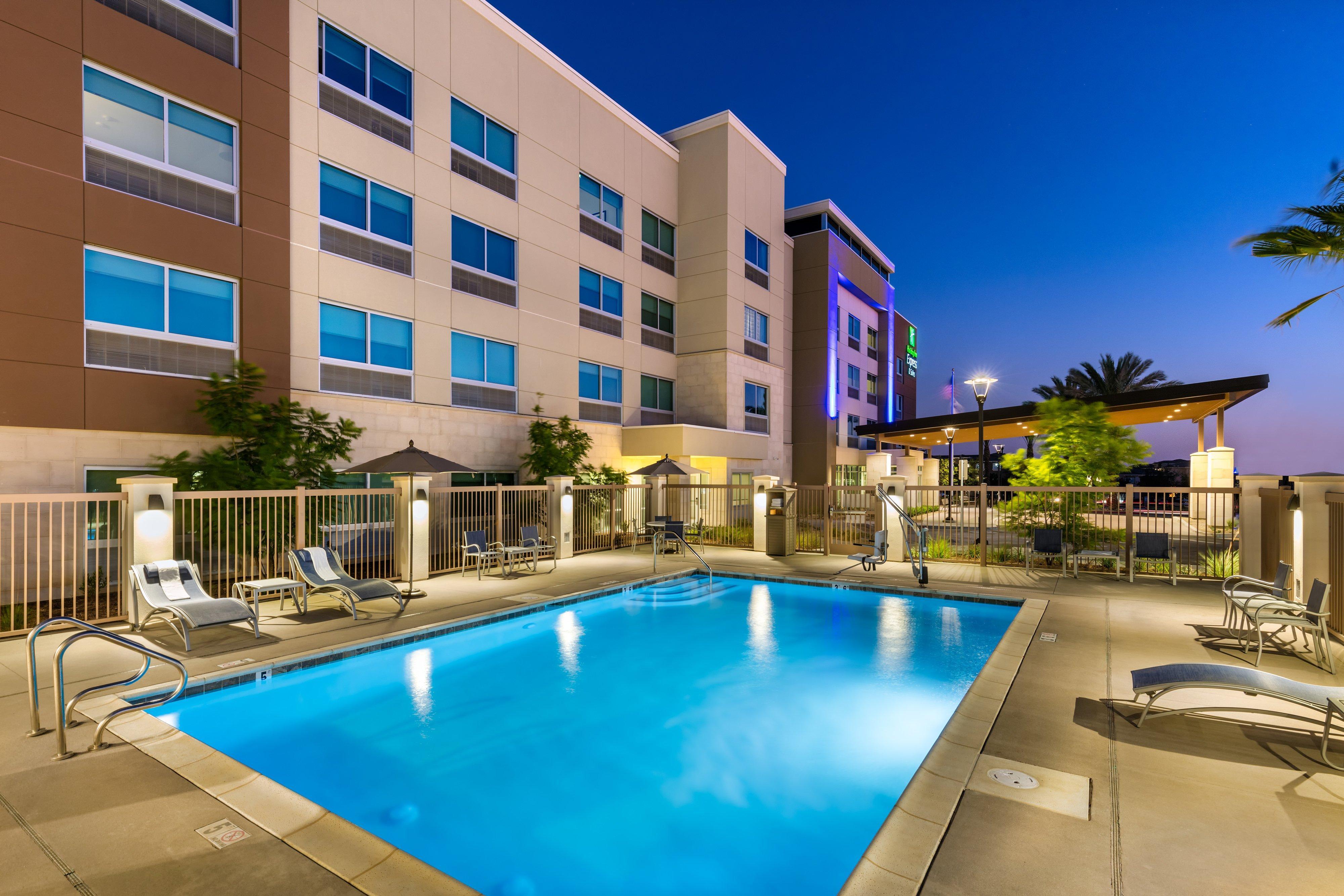 Holiday Inn Express & Suites - Moreno Valley - Riverside, An Ihg Hotel Exterior foto