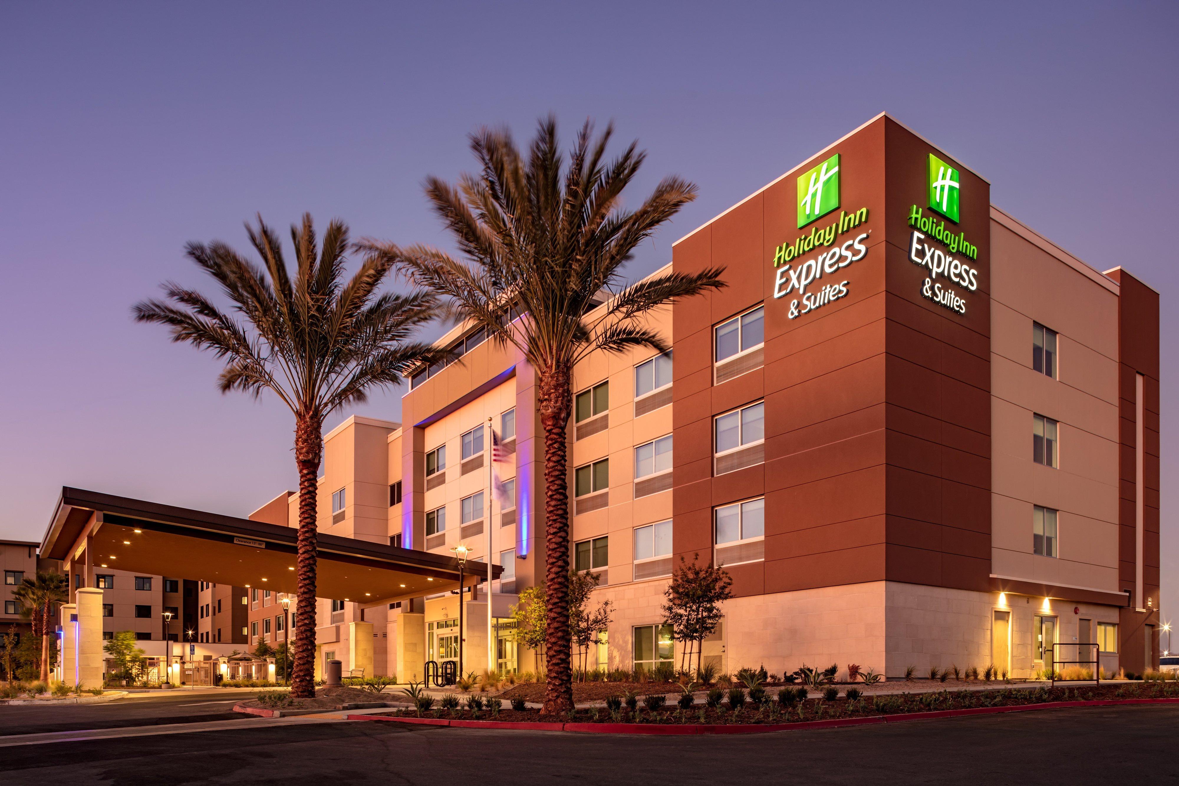 Holiday Inn Express & Suites - Moreno Valley - Riverside, An Ihg Hotel Exterior foto