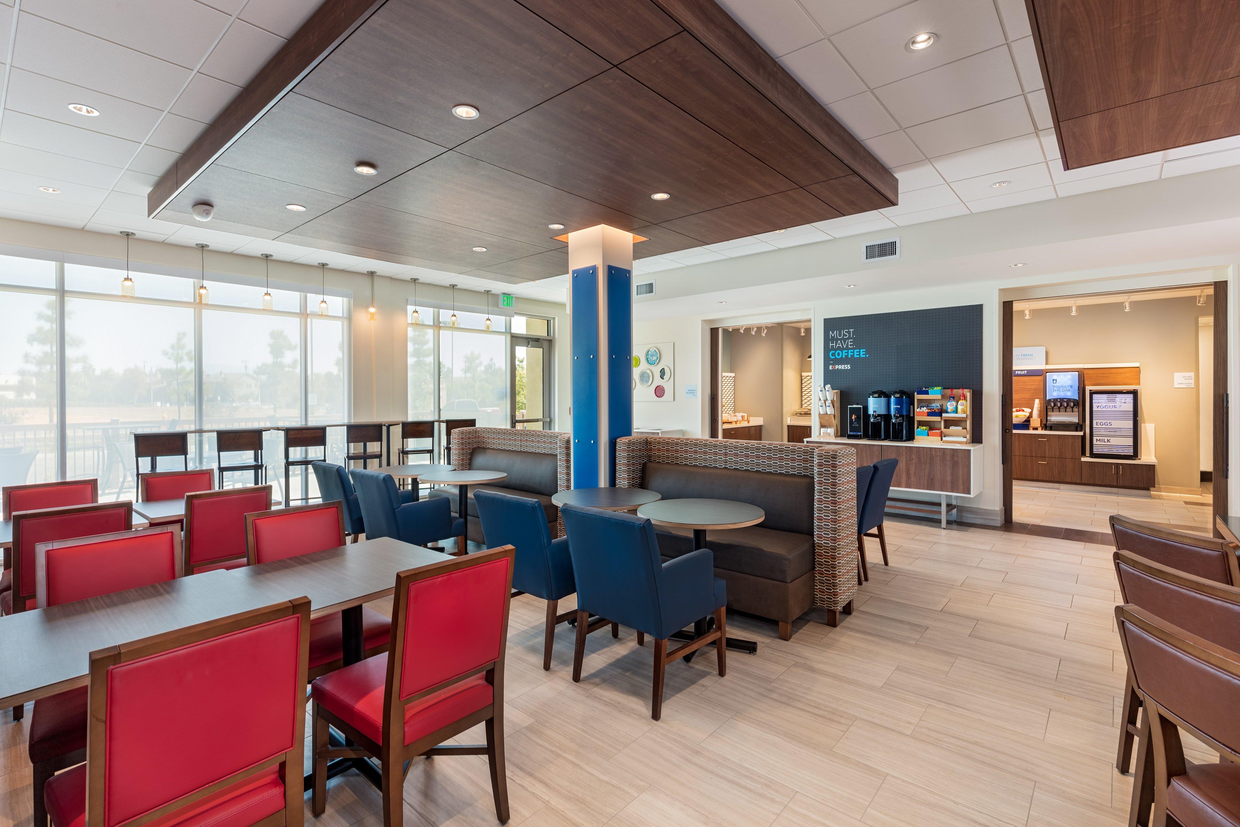 Holiday Inn Express & Suites - Moreno Valley - Riverside By Ihg Exterior foto